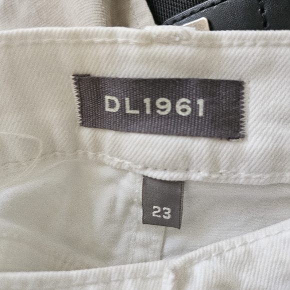 DL 1961 Rileu Boyfriend Strait White Denim Jeans - Picture 10 of 14